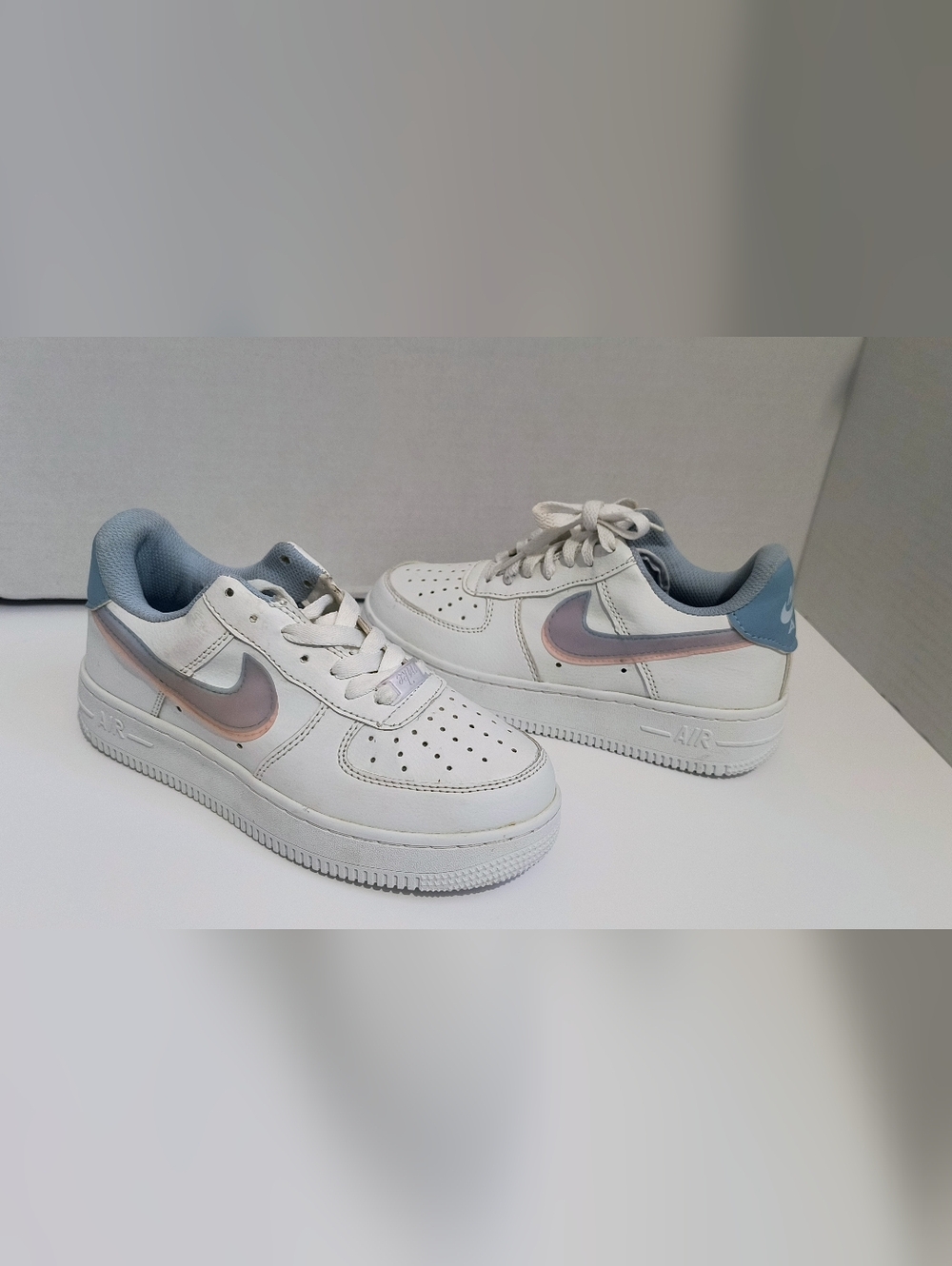 Women's Nike Air Force 1 LV8  Pink White Double Swoop Size 4